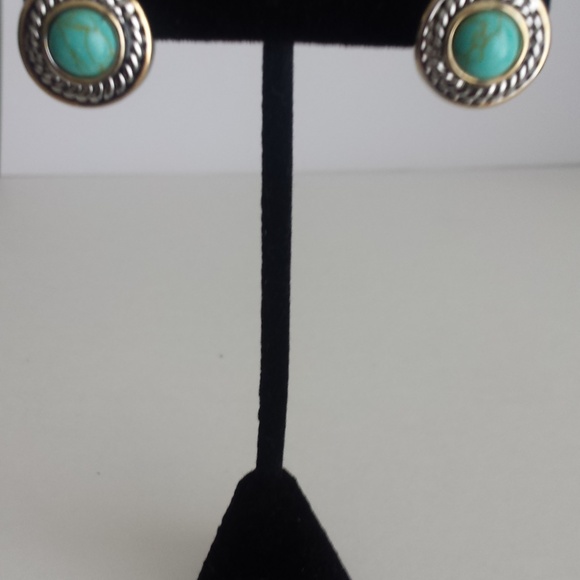 16" long necklace,with Round CZ turquoise stone - Picture 4 of 7